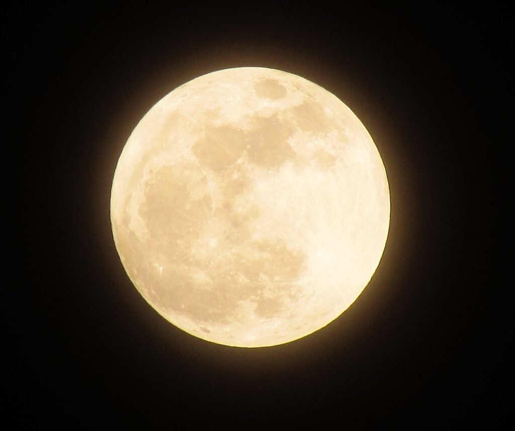 La colonisation de la Lune : un avenir prometteur ou une utopie impossible ?